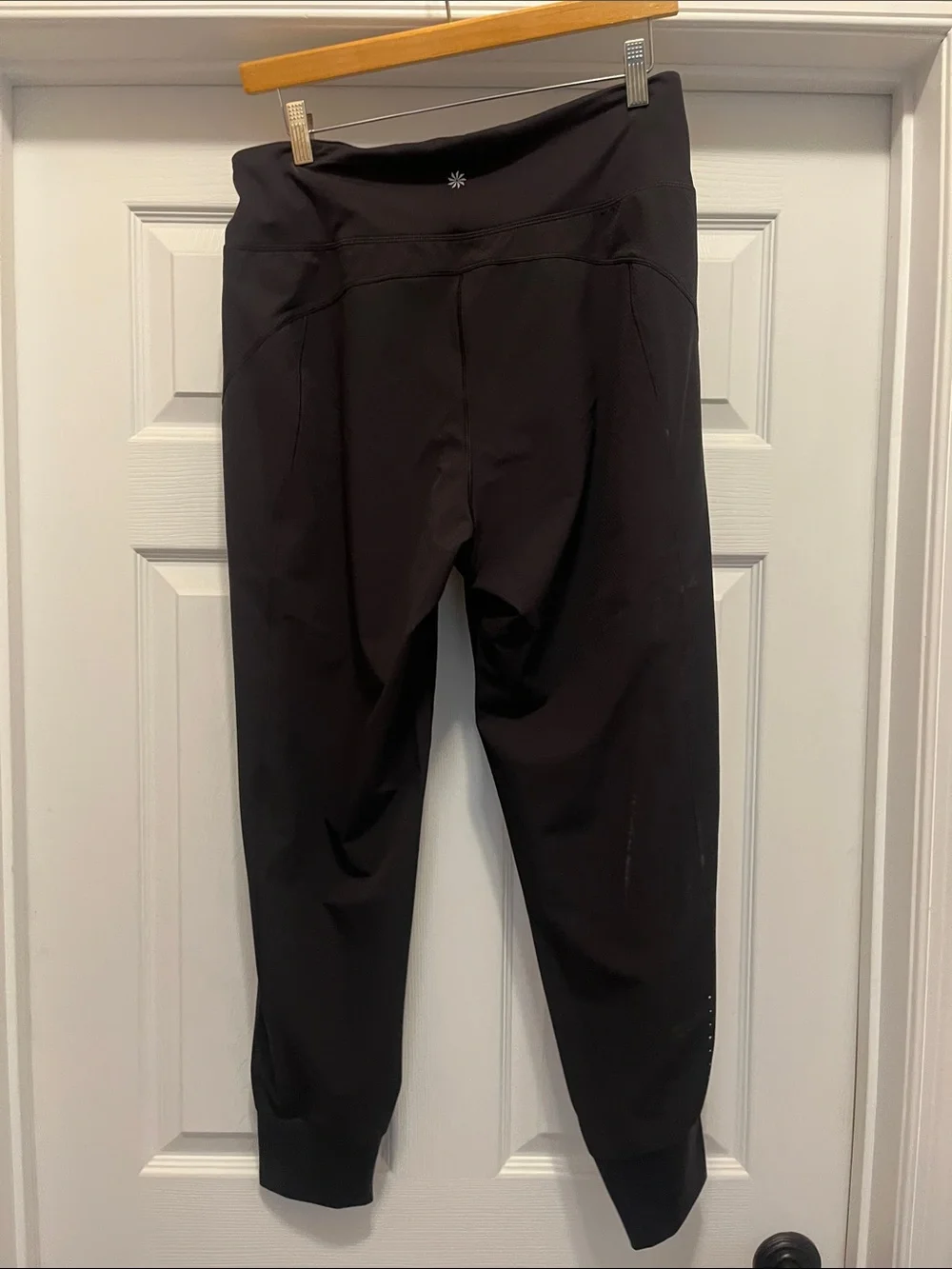 NWT Athleta Black Distance  Jogger Pants for Performance Comfort M
